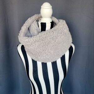 Silence + Noise Fluffy Sherpa Gray Infinity Scarf